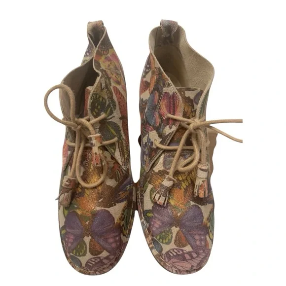 Hush Puppies Butterfly Lace Up Chukka Boots - Picture 1 of 7